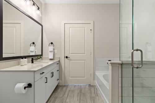 2 bedrooms, 4 beds