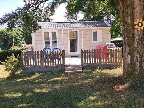 Mobil-home 4 pers avec terrasse au camping Les Tournesols - API-1-52-489