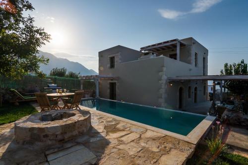 Exterior view, Traditional Stonebuilt Villa Leonanto, only 5 Km from a Sandy Beach near Great View