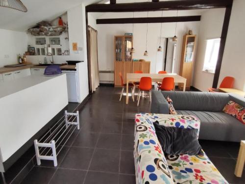 Charming holiday home with swimming pool in Saint-Sebastien-d'Aigrefeuille