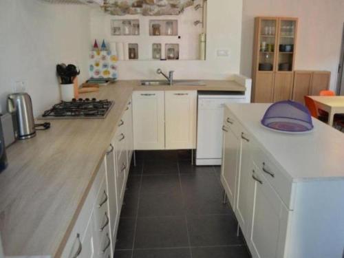 virtuve, Charming holiday home with swimming pool in Saint-Sebastien-d'Aigrefeuille