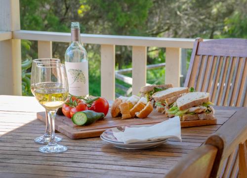 Settlers Chalet Tech free (no WIFI) farm stay in Kalgan