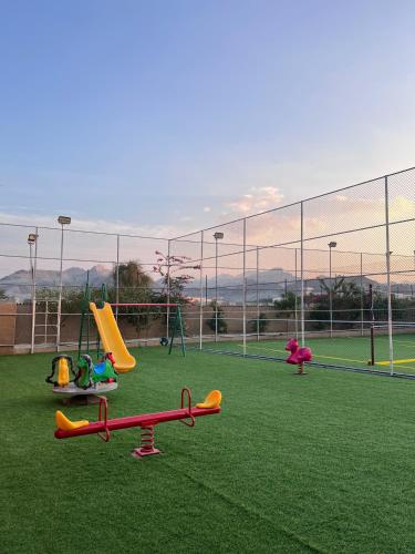 Playground, استراحة بهجة الأنظار in Sinadil
