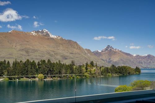 Lakes Edge Villa - image 12