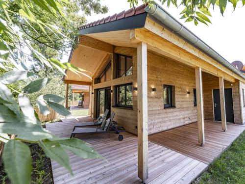 Komfortables ebenerdiges Chalet im Vital Camp Bayerbach in Bayerbach, Deutschland