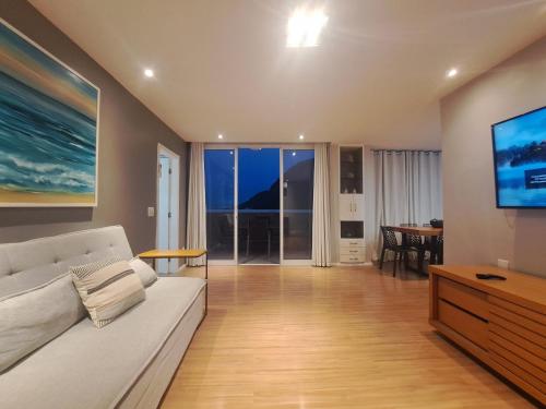 Shared lounge/TV area, Cobertura Vista Pao deAcucar Jacuzzi Churrasqueira prox ao Rock in Rio in Urca