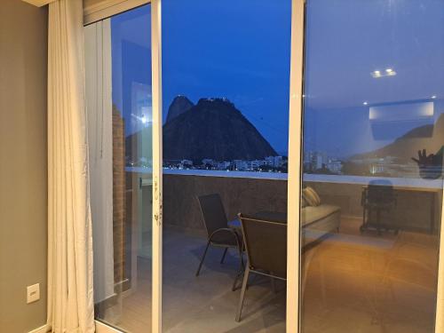 Balcony/terrace, Cobertura Vista Pao deAcucar Jacuzzi Churrasqueira prox ao Rock in Rio in Urca