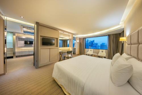 room detail thumbnail 1