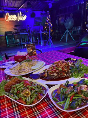 โรงแรมหนองบัวกรีนวิว in Nong Bua Lam Phu