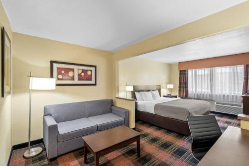Quality Inn & Suites Des Moines Airport in เดสโมนส์ (IA)
