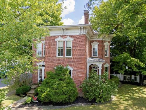 Boutique 1868 Victorian, Downtown Loudonville, Gateway to Mohican