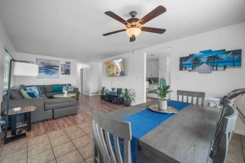 Facilities, Family Retreat w/ Theater, Pool & Outdoor Dining in Otay