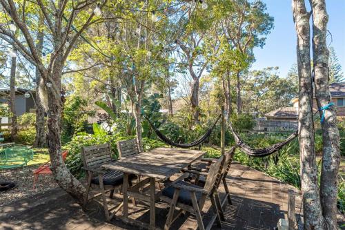 Kangaroo Cottage, Cunjurong Point Coastal Getaway in Lake Conjola