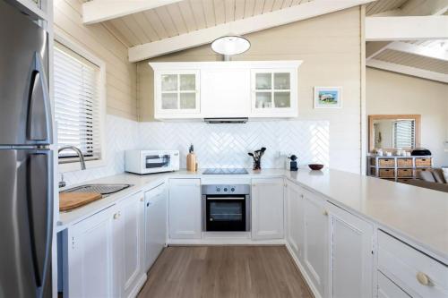 The Beach House Family and Pet Friendly Beach Location in Lake Conjola