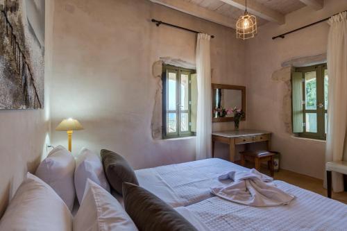 Traditional Stonebuilt Villa Leonanto, only 5 Km from a Sandy Beach