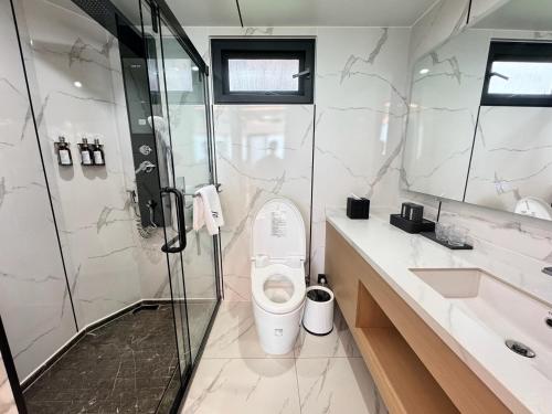 Well-appointed bathrooms
