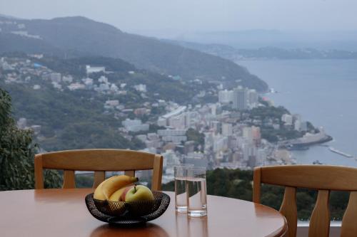 Заобикаляща среда, 熱海絶景温泉宿 kintsugi 宙 in Kamitaga