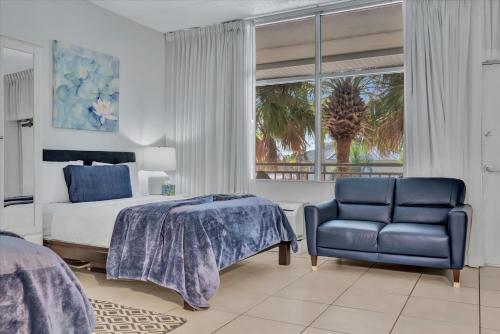 Sunset Suite - Private Balcony Gym & Pool - Palm Harbor Sunset Suite - Private Balcony Gym & Pool - Palm Harbor