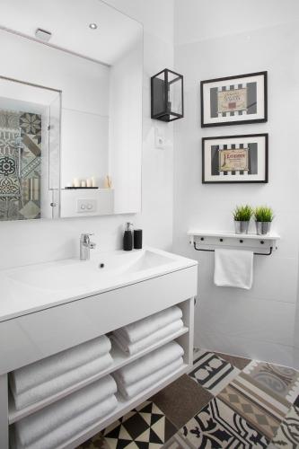 Brill Budapest Apartments 2 - image 14