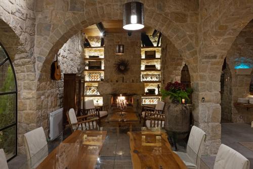 Restaurant, Casadar Guesthouse in Aannaya