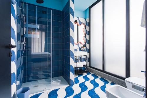 room detail thumbnail 2