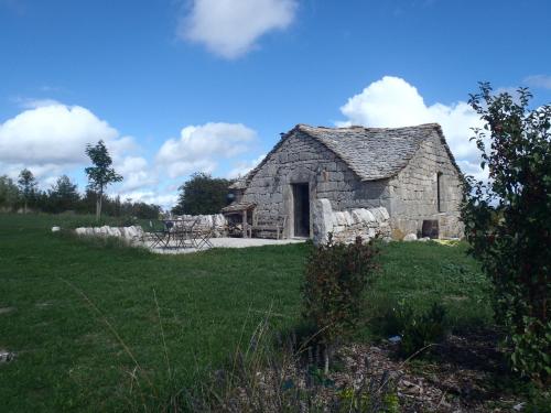 Chapelle du Domaine de Bombes in Saint-Rome-de-Dolan