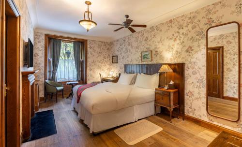 Rokeby Manor - Tap to explore photos