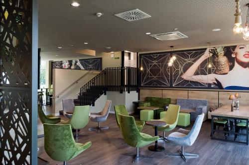 Super 8 by Wyndham Munich City North - main image