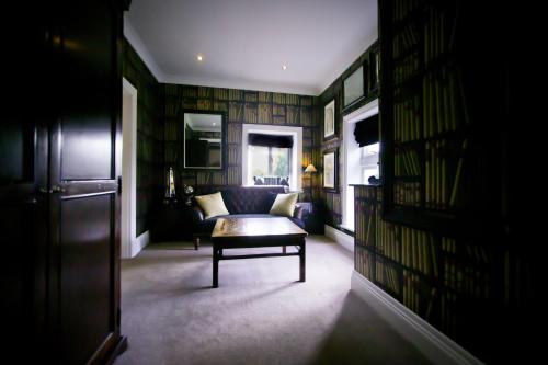 Suite, executive