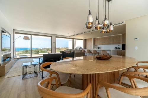 Luxury Apartment with Pool & Sauna - 24A in Praia Da Areia Branca