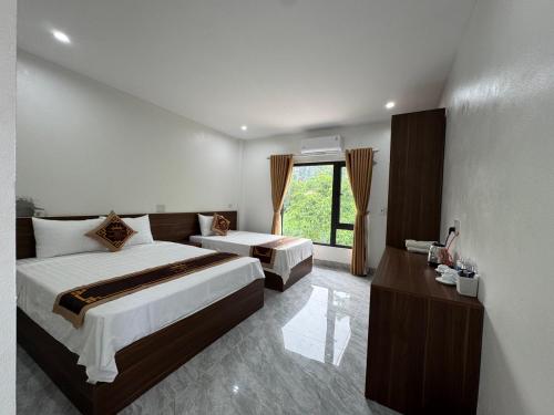 room detail thumbnail 1