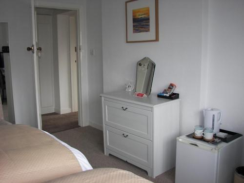 Seaways Cottage Hoylake Room Type - Triple Room with Ensuite Bathroom