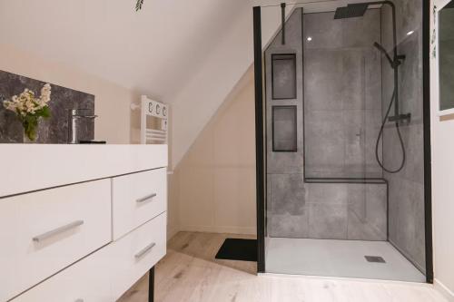 Vannas istaba, Le petit refuge in La Bridoire