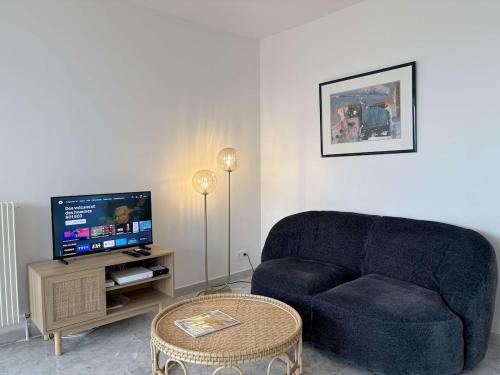 Anatole Terrace, Wi-Fi, downtown, ideal for 2 people - Location saisonnière - Hyères