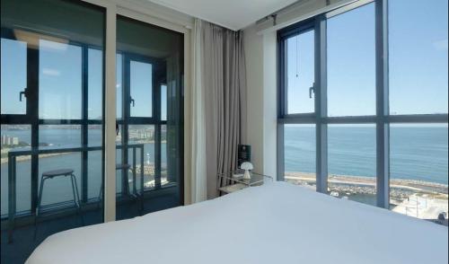 Busan GrazieHotel in Yeongdo-gu