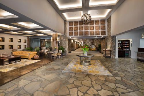 Crowne Plaza Resort Asheville, an IHG Hotel