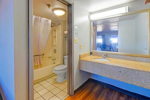 Red Roof Inn Wichita Falls - image 13