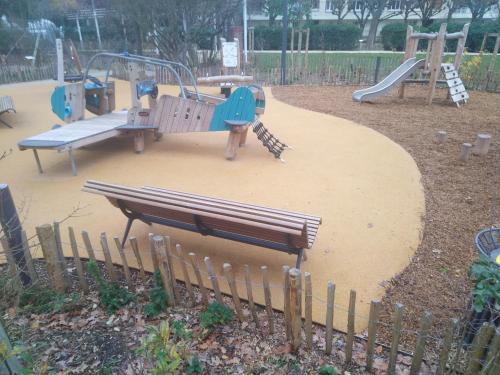 Appartement familiale face à un square arboré (Appartement familiale face a un square arbore) in Enghien-les-Bains