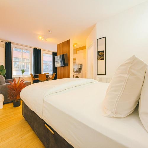 Stylish 1-Bedroom in the Heart of Soho WD5 no lift - image 12