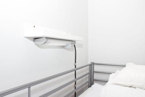 Bed in 8-Bed Mixed Dormitory Room with Private Bathroom image 6