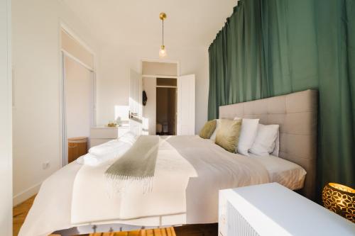 New&Improved Central Lisbon 41 bedRiver front - image 12