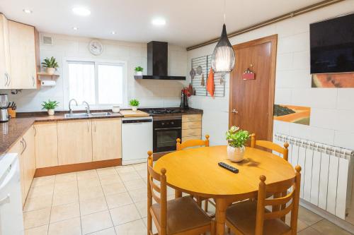Kitchen, Catalunya Casas Beautiful villa just 25 km from the beach of Lloret de Mar in Sils