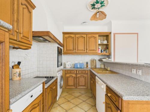 Konyha, Maison jardin et bbq -piscine commune- 4 adt 2 enf in St Reverend