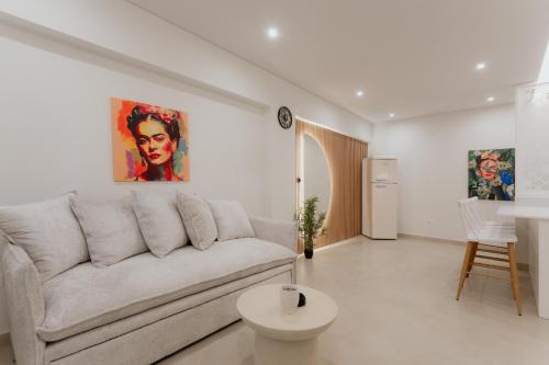 1BR Designer Suite Homey Feel Near Metro - image 2
