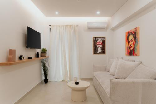 1BR Designer Suite Homey Feel Near Metro - image 7