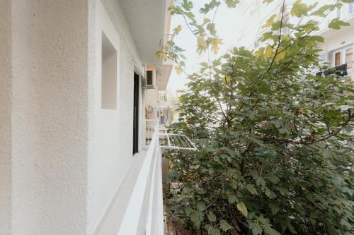 1BR Designer Suite Homey Feel Near Metro - image 4