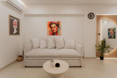 1BR Designer Suite Homey Feel Near Metro - image 2