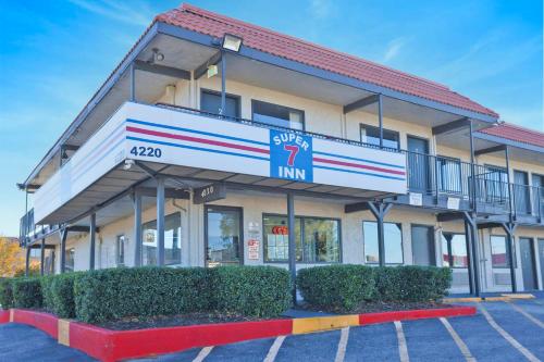 Super 7 Inn Dallas-Southwest - main image