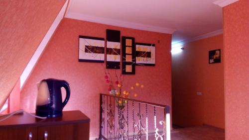 設施, California Guest House in 戈雷