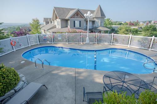 สระว่ายน้ำ, Gazebo Inn in แบรนสัน (MO)